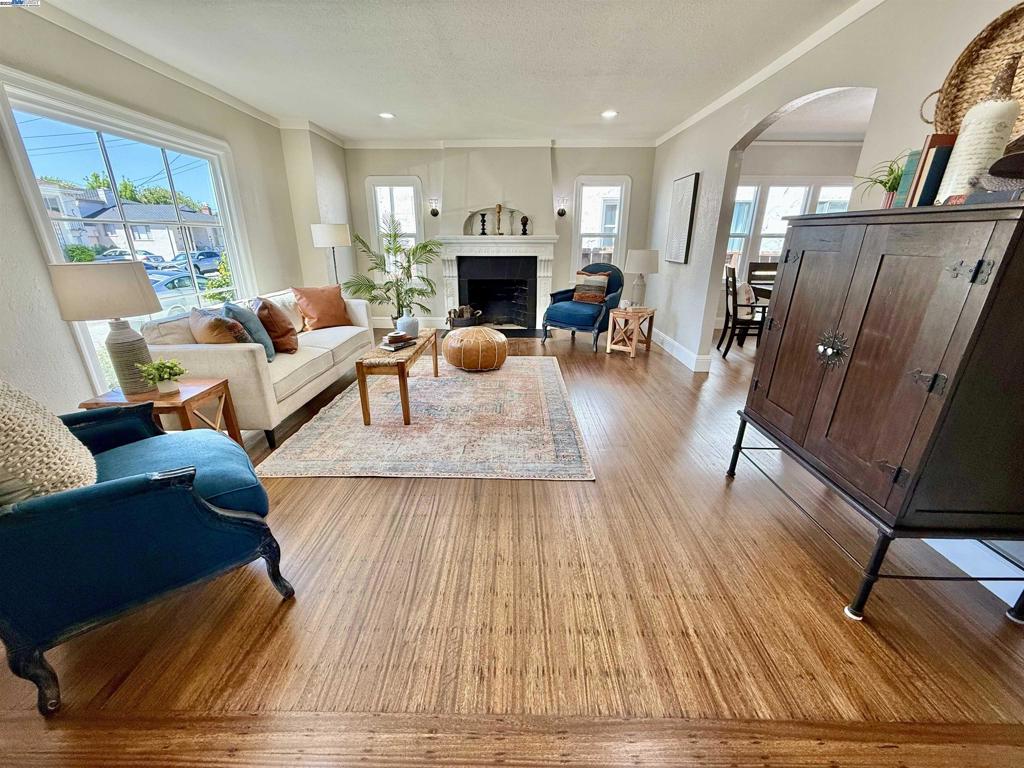 214 Peralta Ave