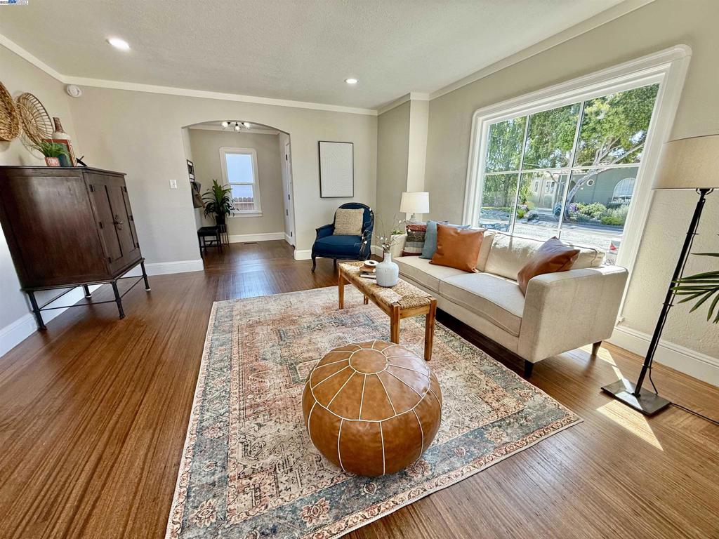 214 Peralta Ave