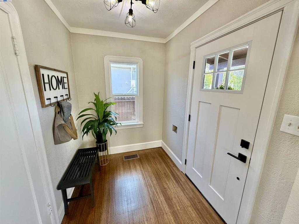 214 Peralta Ave