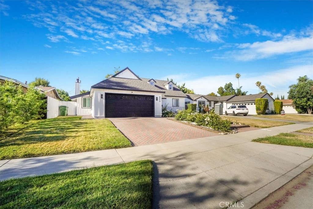 22612 Kittridge Street