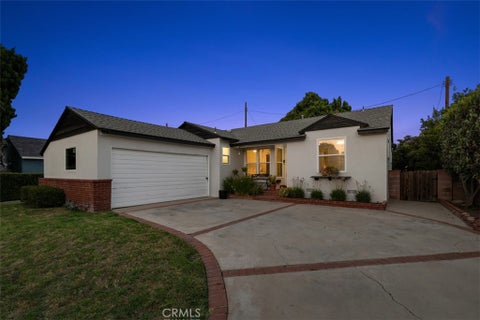Photo of 6440 Petit AVE, Van Nuys, CA 91406 (MLS # PW26141053)