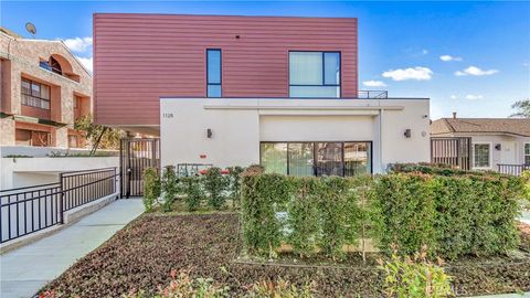 Photo of 1128 Stanley Avenue #D, Glendale, CA 91206 (MLS # SR26080941)