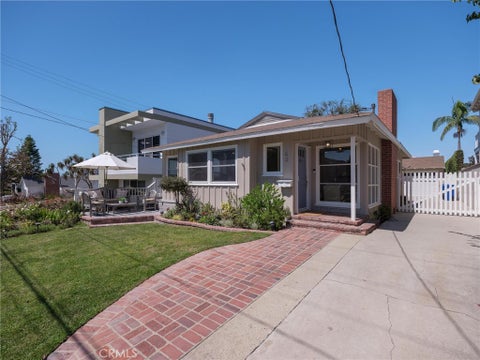 Photo of 743 26th St, Manhattan Beach, CA 90266 (MLS # SB26199664)