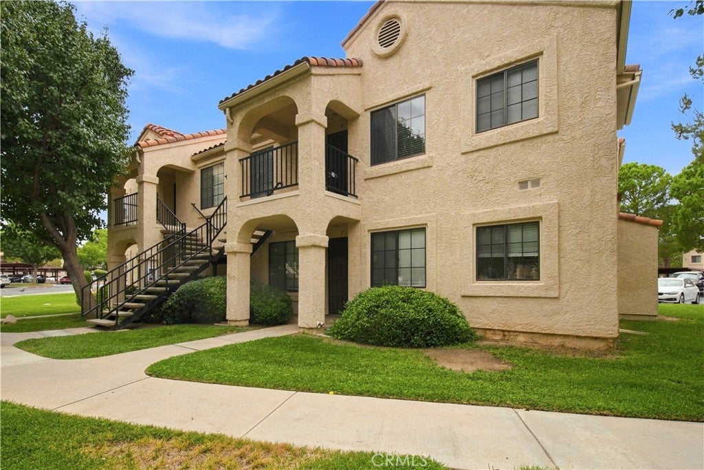 2554 Olive Dr Apt 8