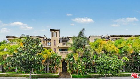 Photo of 12021 Guerin Street #102, Studio City, CA 91604 (MLS # 26670929)