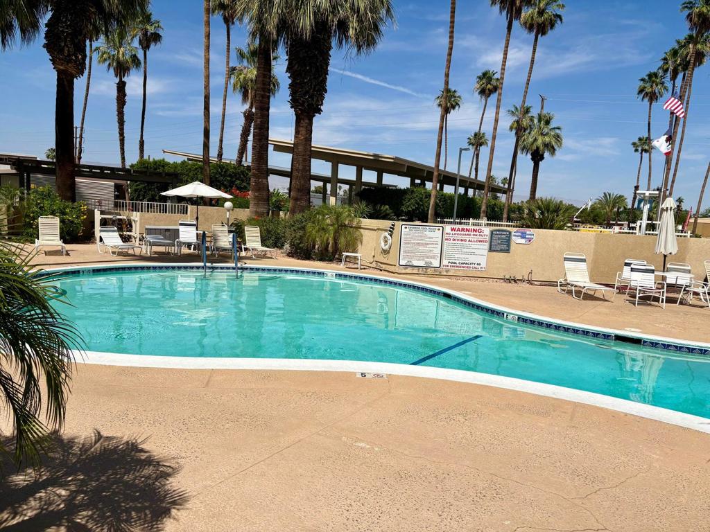 Royal Palms - Manufactured In Park