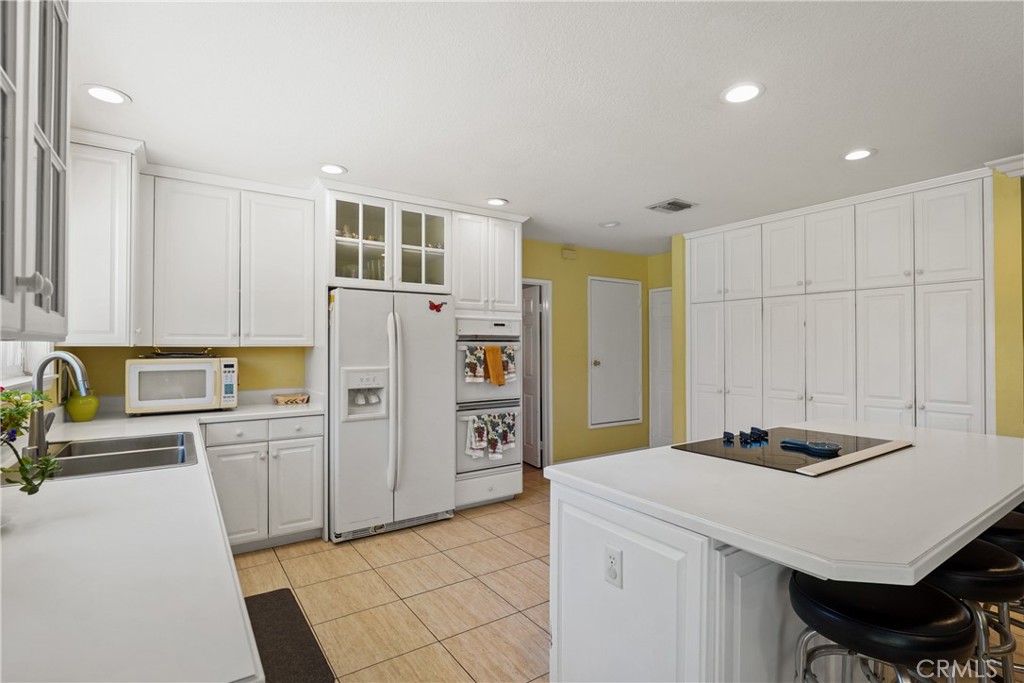 9560 Shoshone Avenue