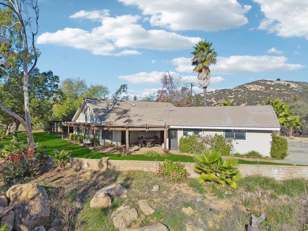 26086 Bear Valley Heights Road 4
