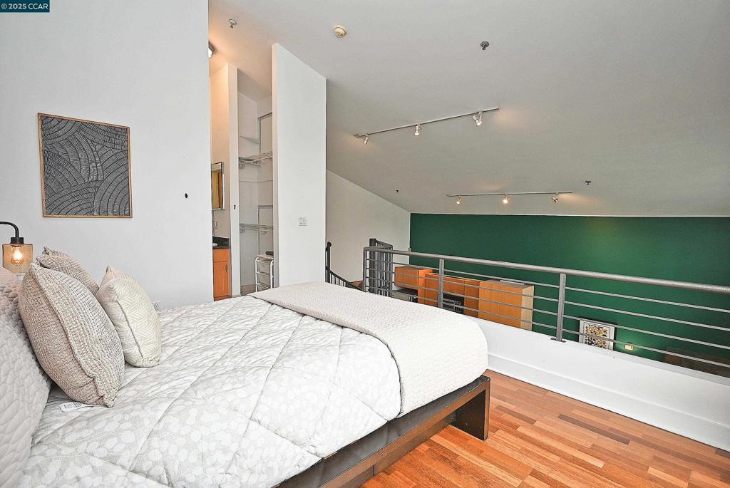DOWNTOWN - Residential
