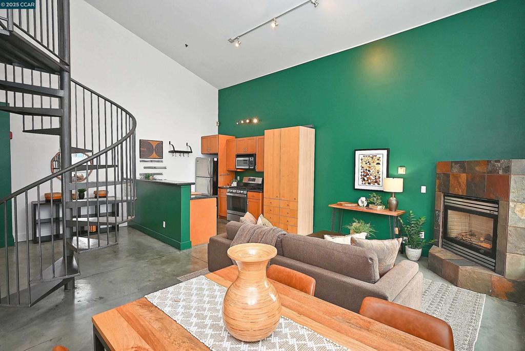 DOWNTOWN - Residential