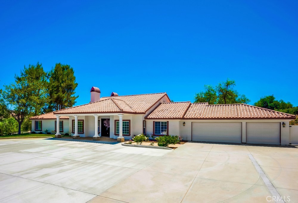39555 Avenida Bonita