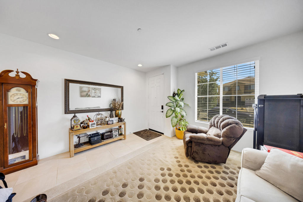 Properties 2 15795 Hammett Court