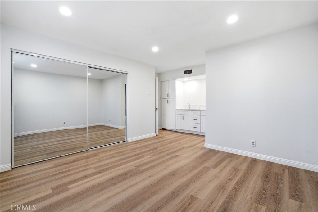 400 N Acacia Avenue A17