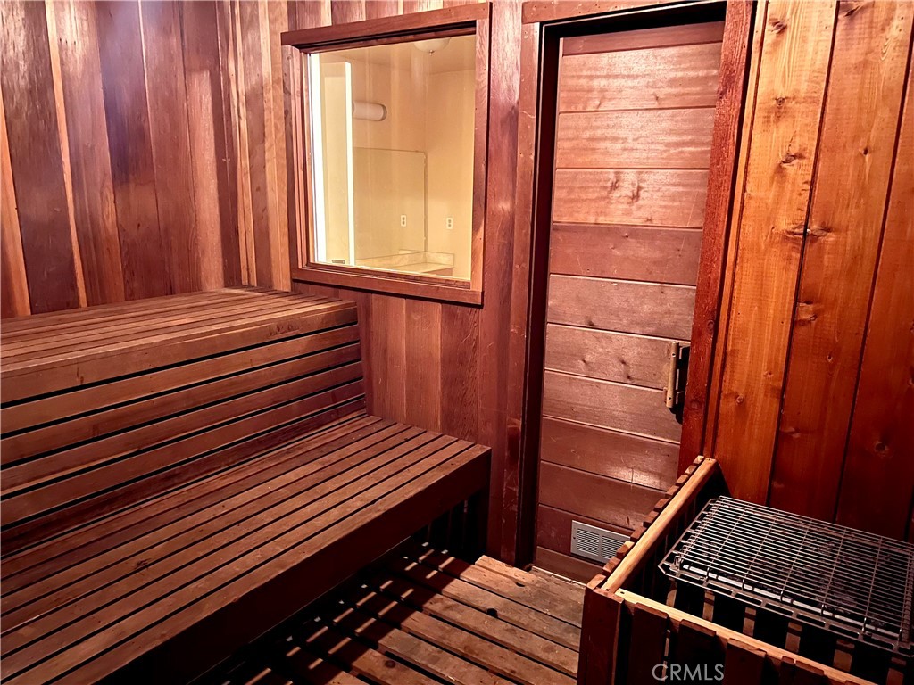 400 N Acacia Avenue A17