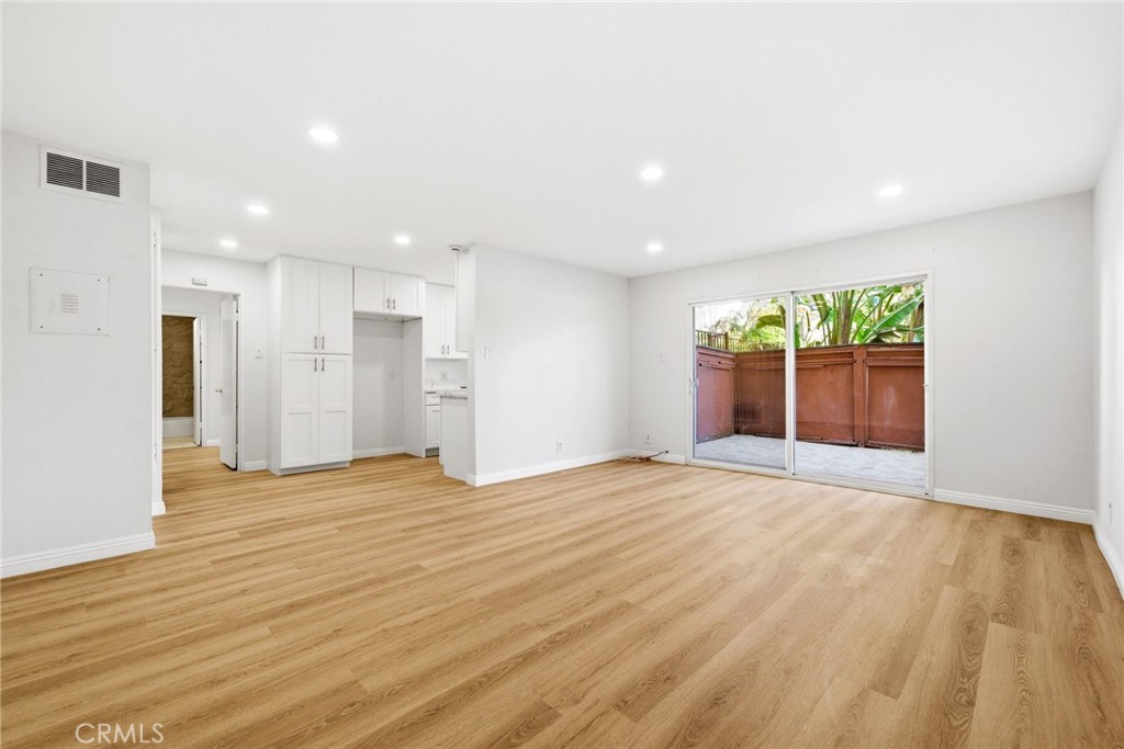 400 N Acacia Avenue A17