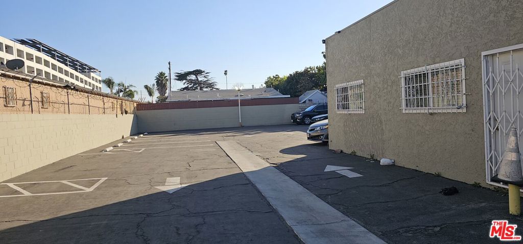 4060 W Century Boulevard