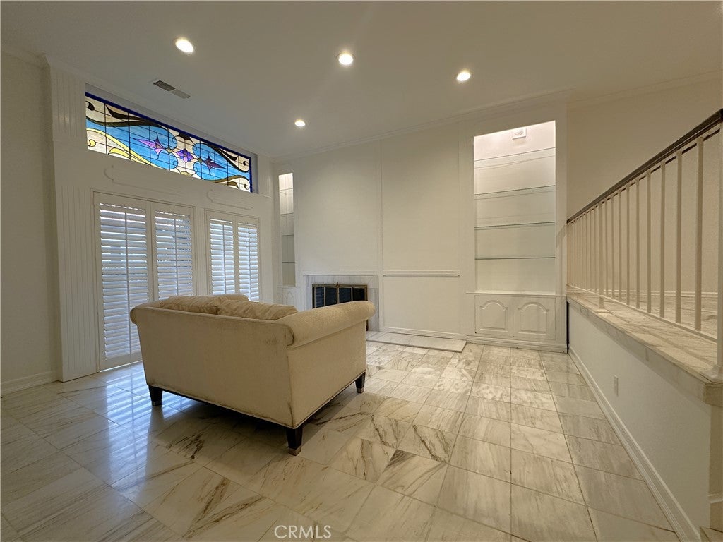 938 Palo Verde Avenue