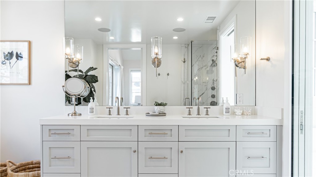 Corona del Mar South of PCH (CDMS) - Residential