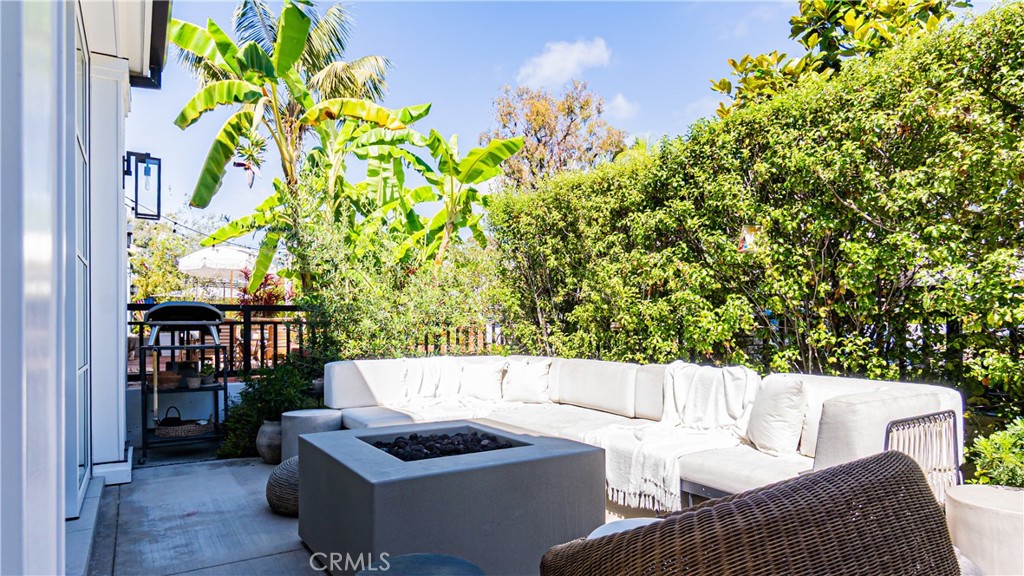 435 Fernleaf Avenue 1