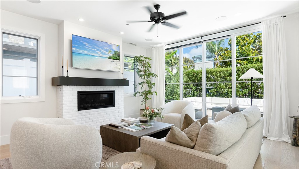 Corona del Mar South of PCH (CDMS) - Residential