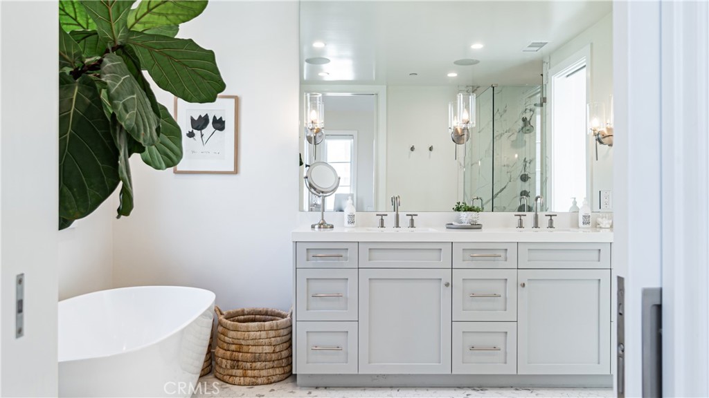 Corona del Mar South of PCH (CDMS) - Residential