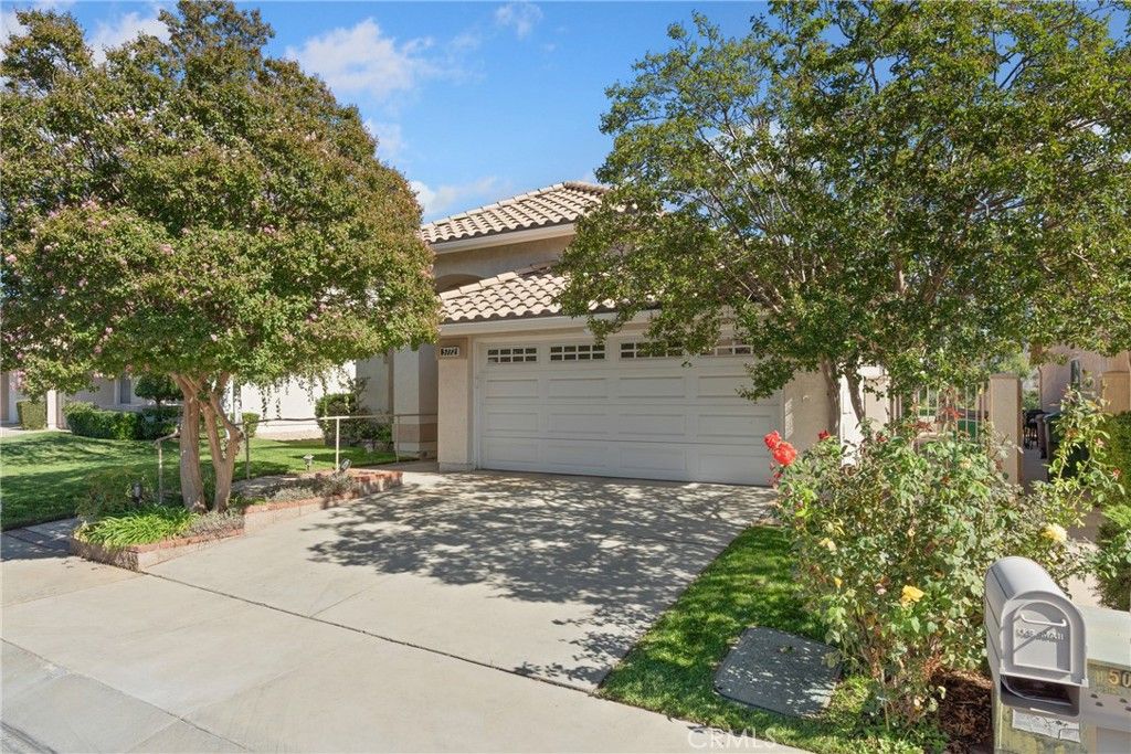 Photo of 5772 Riviera Ave, Banning, CA 92220 (MLS # AR25230722)