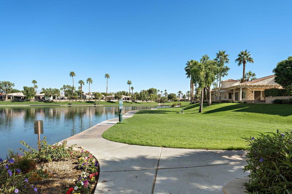 Laguna De La Paz - Residential