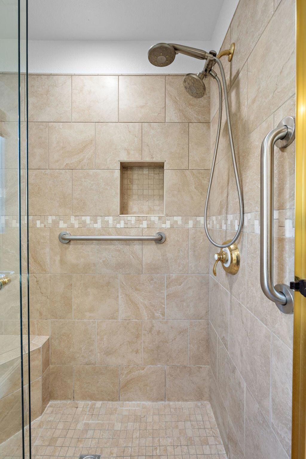 Laguna De La Paz - Residential