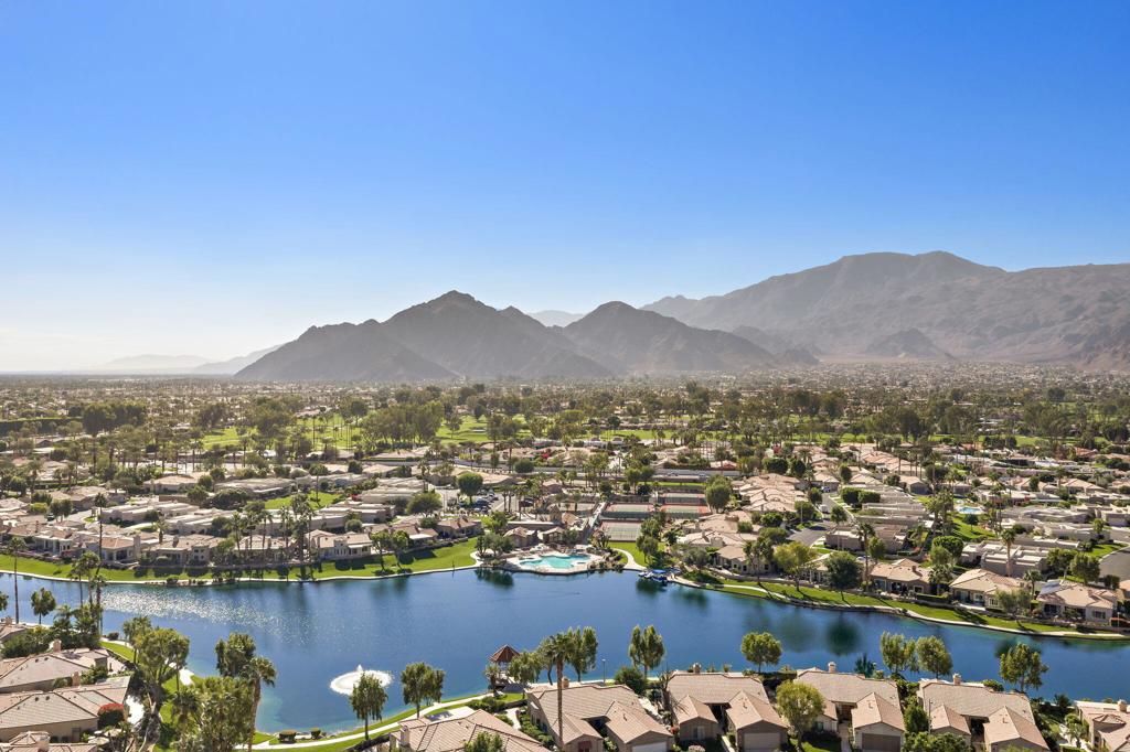 Laguna De La Paz - Residential