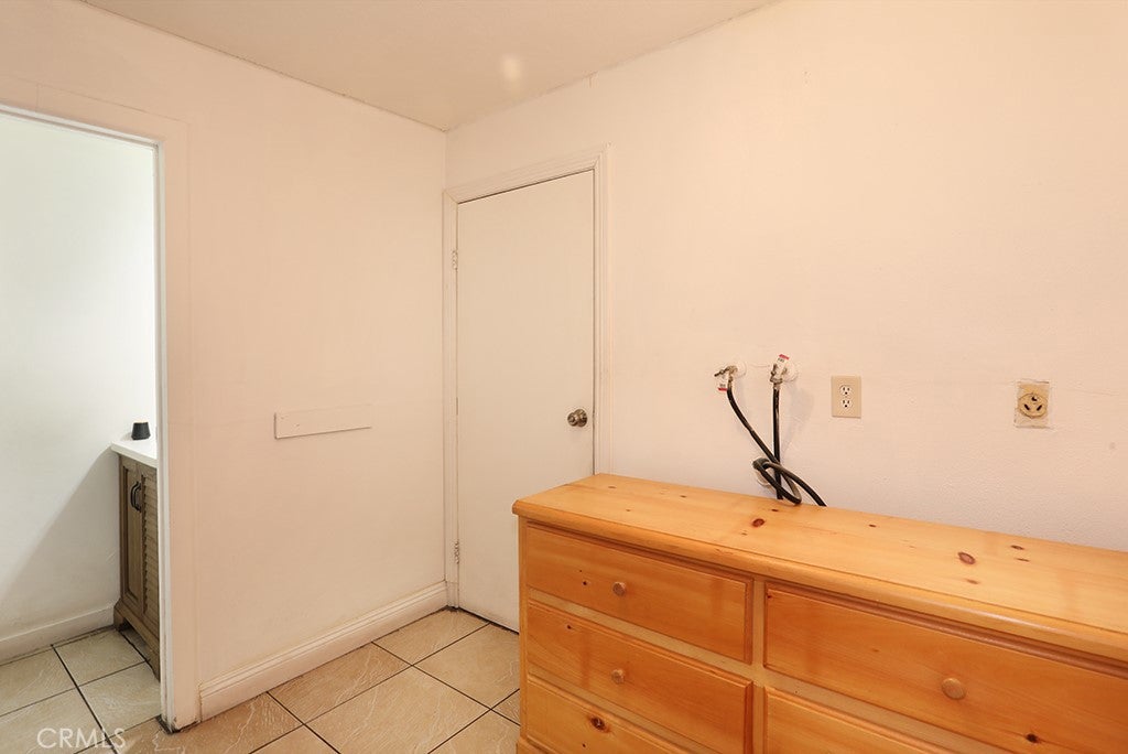 1272 E Mcfadden