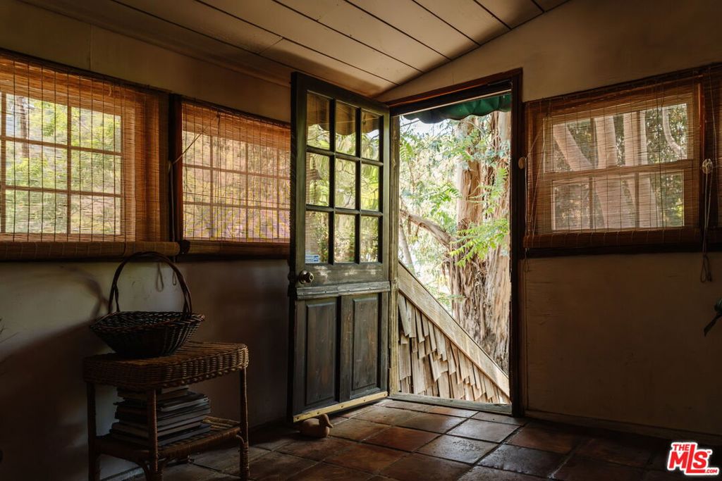 437 Short Trail