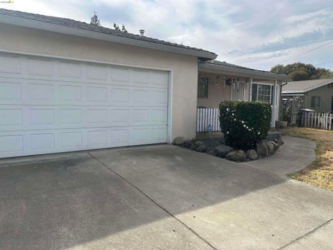 Photo of 2954 Turpin Ave AVE, Riverbank, CA 95367 (MLS # 41152046)