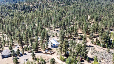 Photo of 11753 Tanglefoot Lane, Frazier Park, CA 93225 (MLS # SR26206180)