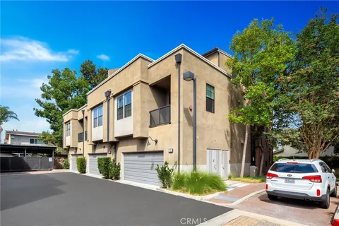 561 W Maple Avenue, Orange, CA 92868 - MLS#: PW24147917