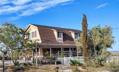 Photo of 31420 Rabbit Springs Lane, Lucerne Valley, CA 92356 (MLS # IG25194647) Photo of 31420 Rabbit Springs Lane, Lucerne Valley, CA 92356 (MLS # IG25194647)