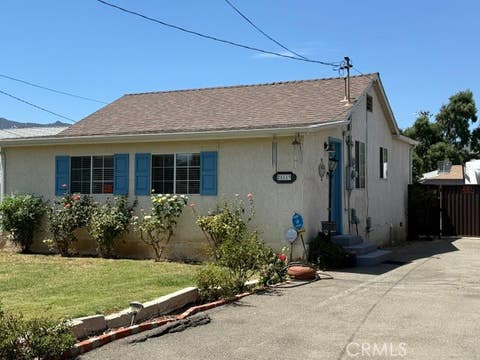 Photo of 25119 Atwood BLVD, Newhall, CA 91321 (MLS # SR26183945)