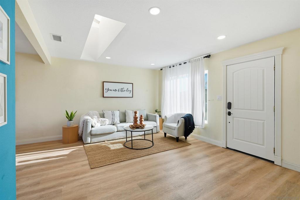 5241 Jamestown