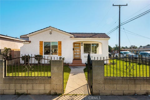Photo of 10820 Capistrano AVE, Lynwood, CA 90262 (MLS # DW26227569)