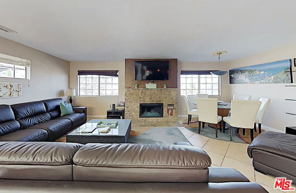 613 E Balboa Boulevard A
