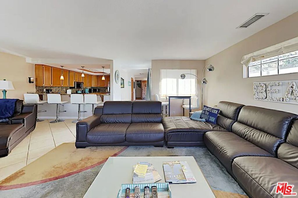 613 E Balboa Boulevard A