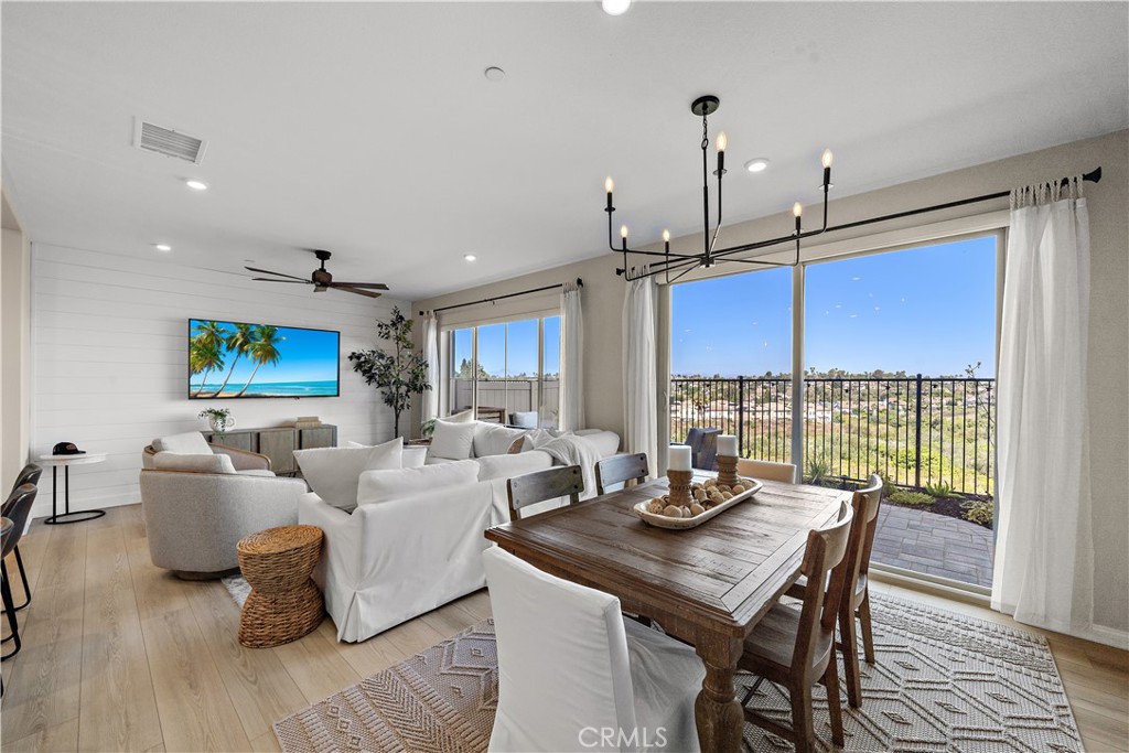 1758 Valley Oak Way