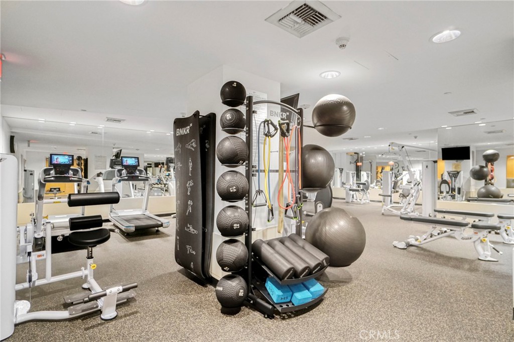 13600 Marina Pointe Drive 615