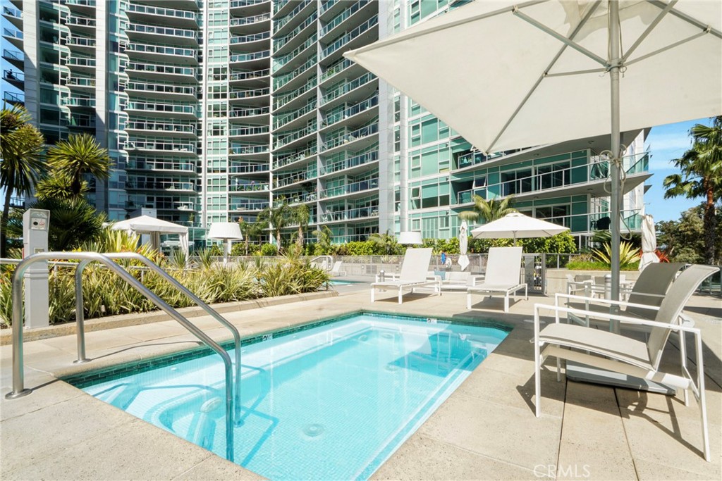 13600 Marina Pointe Drive 615