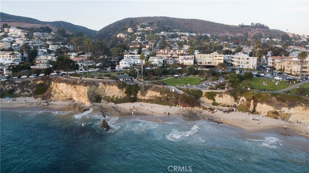 Photo of 558 Cliff Drive Dr, Laguna Beach, CA 92651 (MLS # LG25279453)