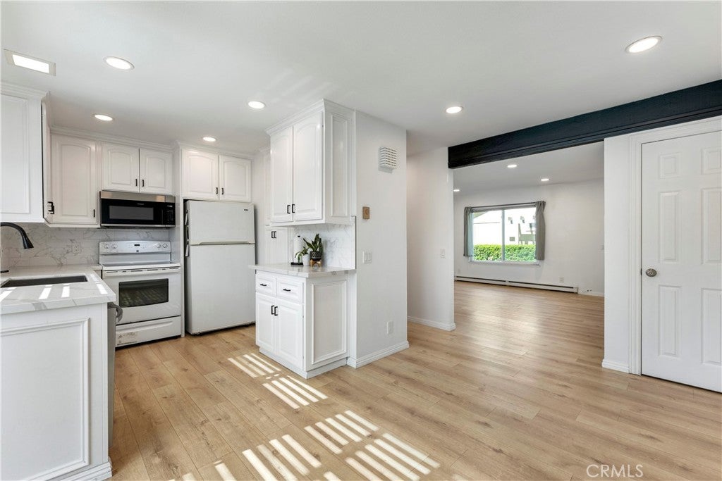 210 Carriage DR B, Santa Ana CA 92707
