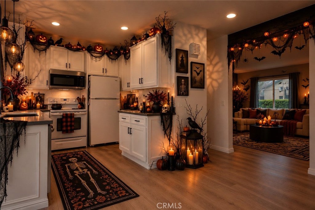 210 Carriage DR