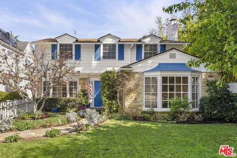 Photo of 1204 Beverwil Drive, Los Angeles, CA 90035 (MLS # 25622435)