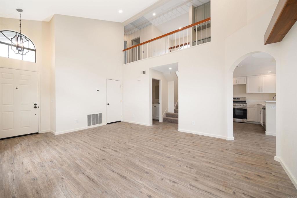 2369 Ravenwood Dr