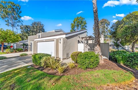 Photo of 19741 Oceanaire Cir, Huntington Beach, CA 92648 (MLS # OC26015412)