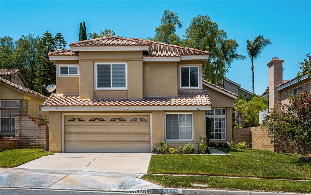 1160 Vista Lomas